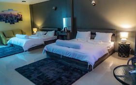Green Crab House Stay Hotel